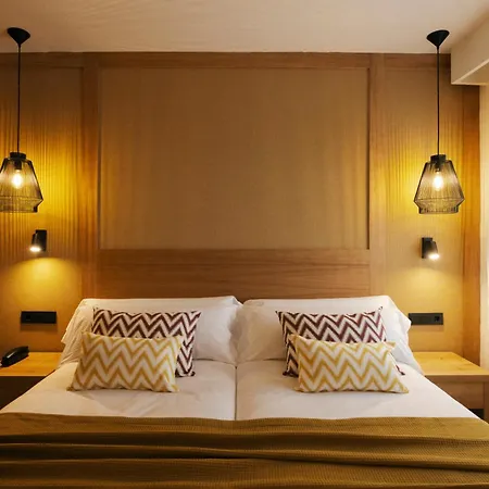 Hotel Caramelo Marina Calan Bosch - Adults Only Cala en Bosch