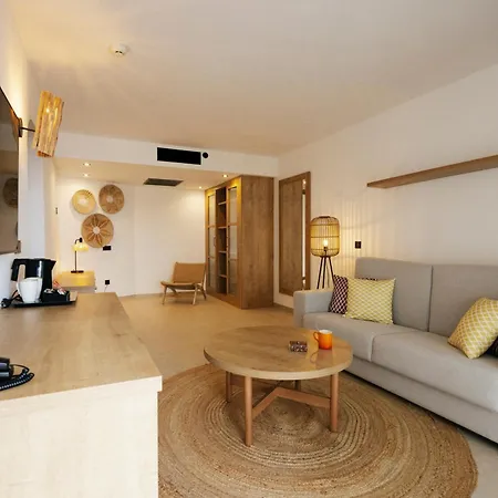 ホテル Caramelo Marina Calan Bosch - Adults Only 4*