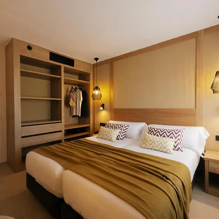 Hotel Caramelo Marina Calan Bosch - Adults Only 4*