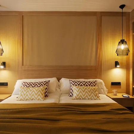 Caramelo Marina Calan Bosch - Adults Only 4* Cala en Bosch