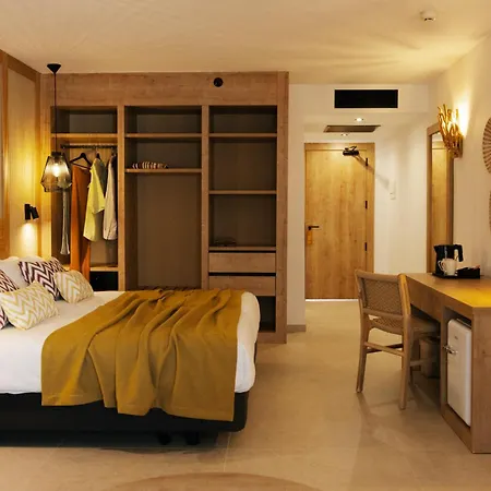 Caramelo Marina Calan Bosch - Adults Only Cala en Bosch