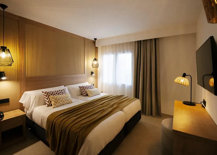 Hotel Caramelo Marina Calan Bosch - Adults Only