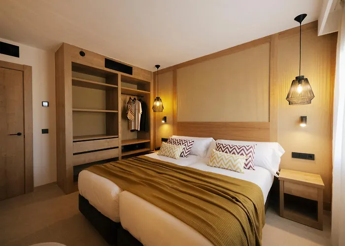 Hotel Caramelo Marina Calan Bosch - Adults Only 4*